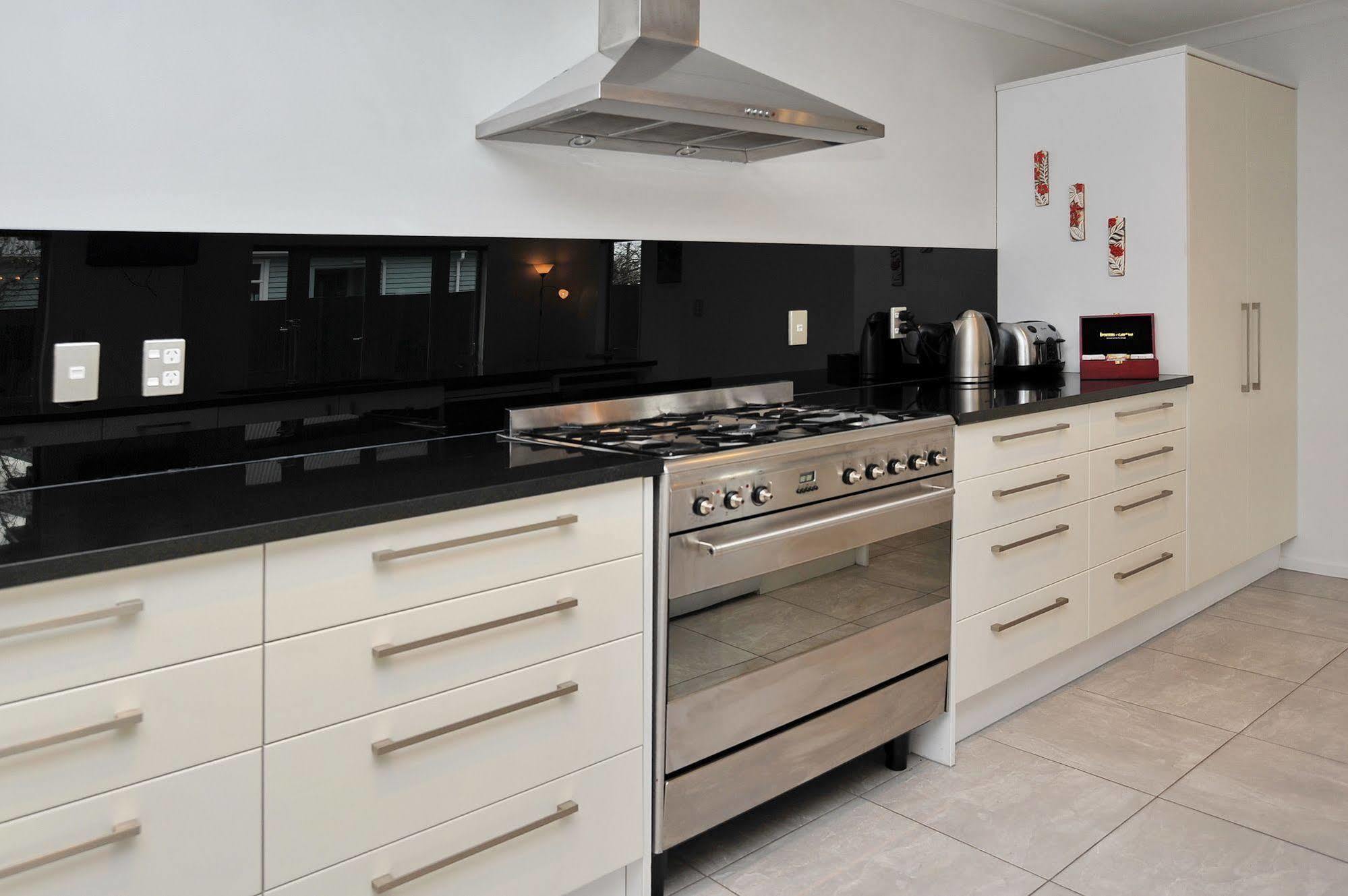 Ilam Villa - Christchurch Holiday Homes المظهر الخارجي الصورة